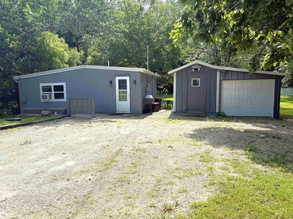 116 W 2nd St, Iowa Falls, IA 50126