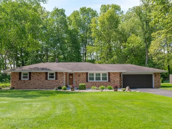 28604 Schwalm Dr, Elkhart, IN 46517