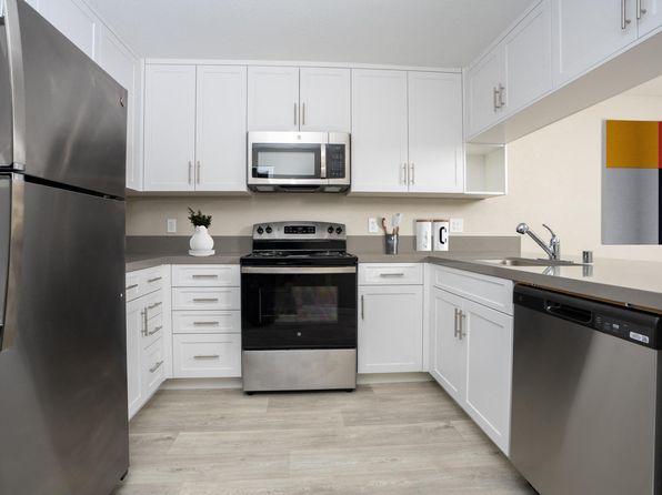 13920 Hoover St #D404