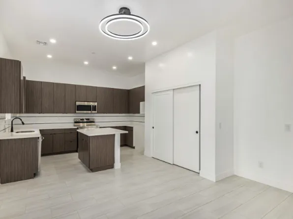 3109 N 39th St #11, Phoenix, AZ 85018