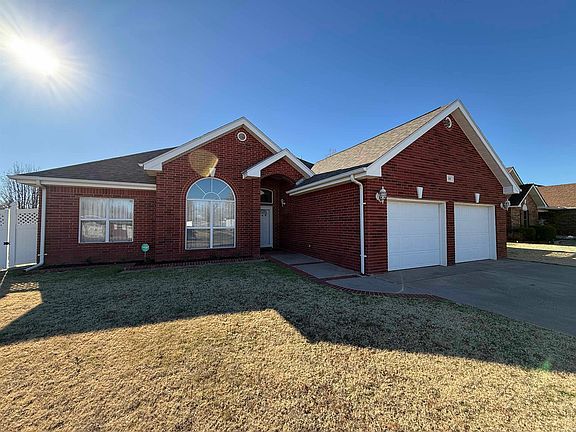 2nd image of 109 Redwood Dr