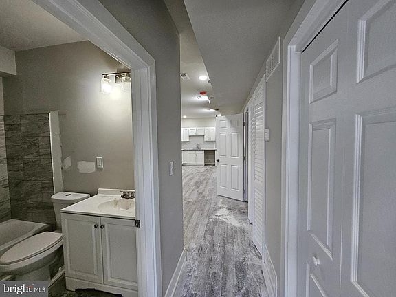 4th image of 1204 W Erie Ave #2