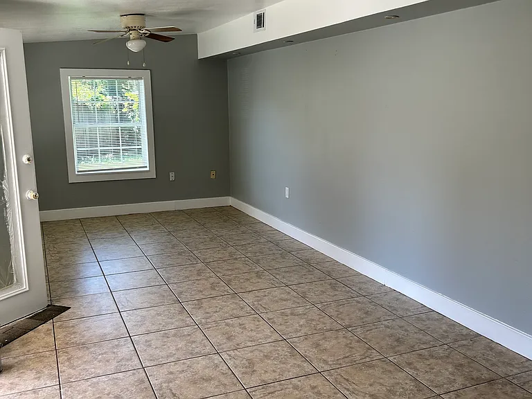 2310 Wood St — Photo 2