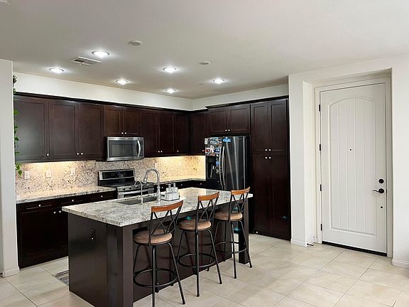 3rd image of 16251 Veridian Cir