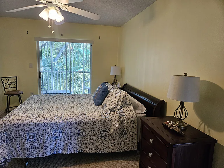 114 Beach Park Ln — Photo 9