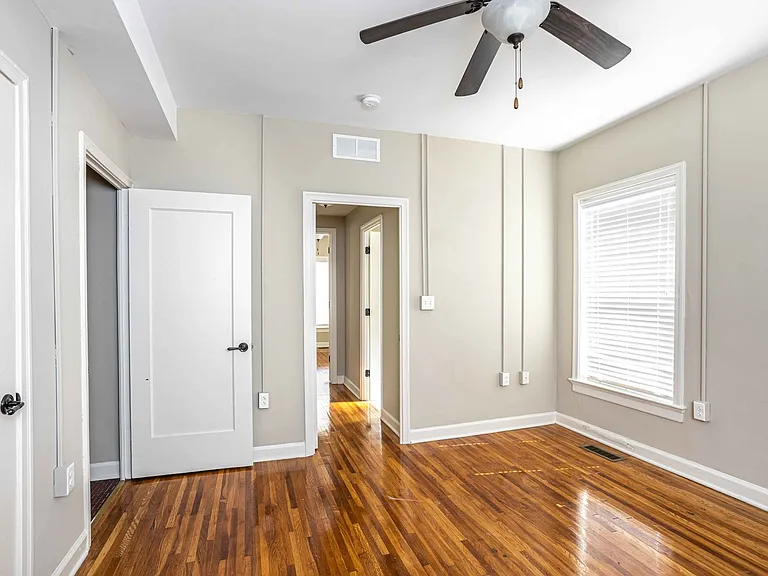 1001 University Ave — Photo 10
