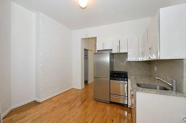 Rented by Aether Property Group | media 8