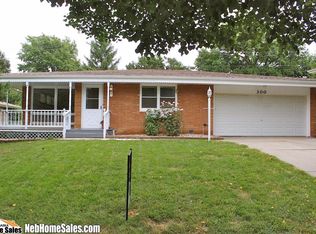 300 Bruce Dr, Lincoln, NE 68510