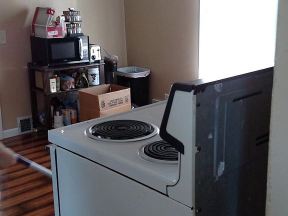 5th image of 2414 University Ave NE #2