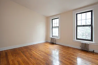 Rented by R New York