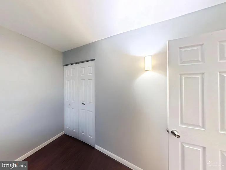 18428 Point Seneca Pl — Photo 40