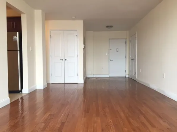 346 East 29th Street image 2 of 8