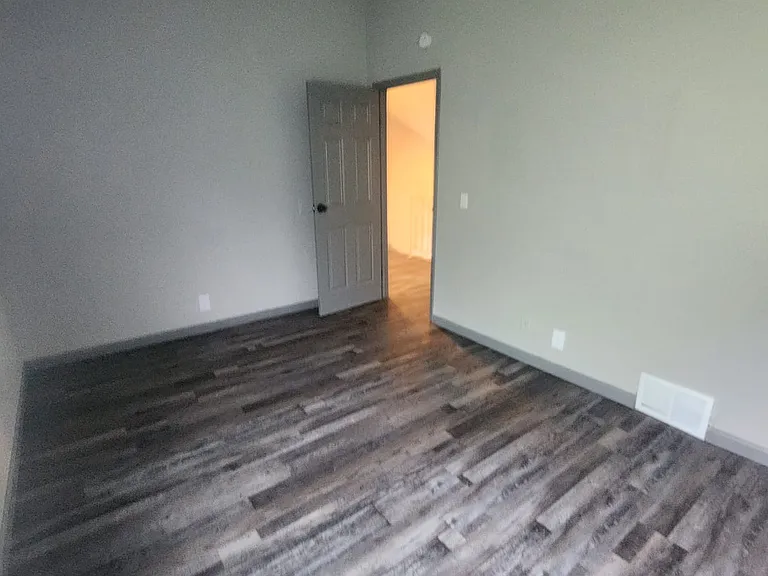 3920 N 110th Plz — Photo 8