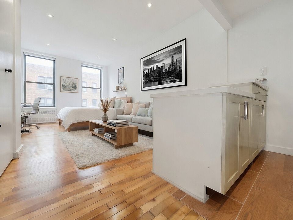 2nd image of 690 Greenwich St APT 3B