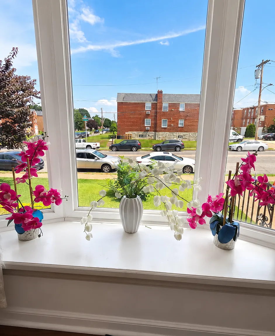 3 bed, 1126 sqft, $2,400 — Photo 3