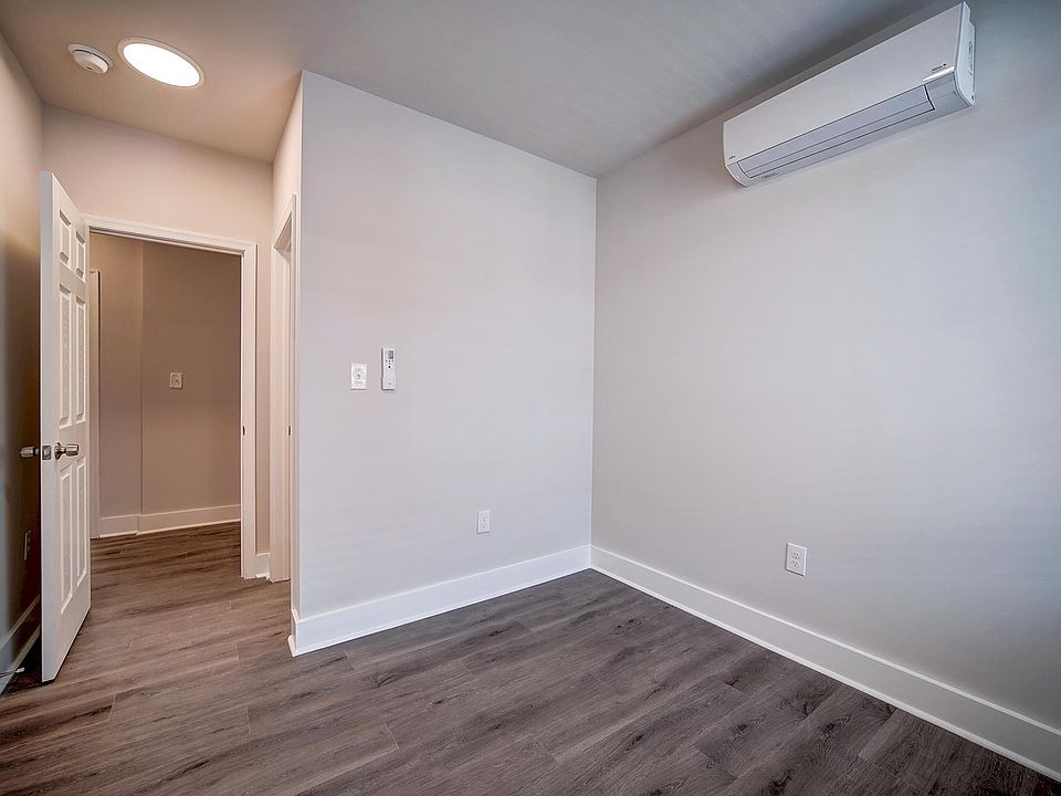 1st image of 1331 W Silver St #10