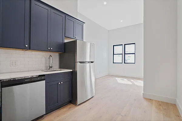 Rented by Crifasi Real Estate | media 39