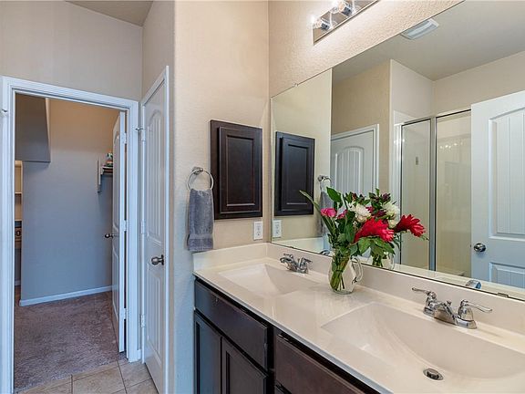 5th image of 2880 Donnell Dr Unit 3701