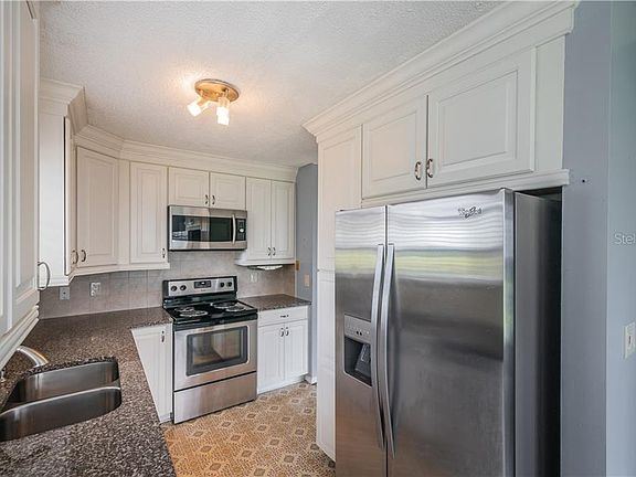 2nd image of 4240 Brentwood Park Cir