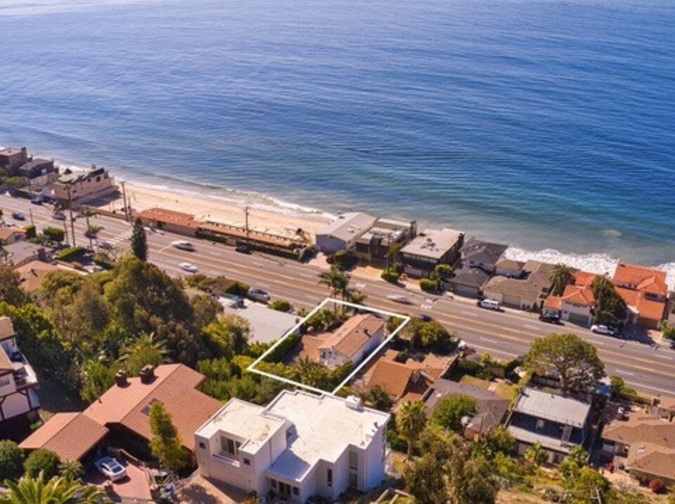 2nd image of 21469 Pacific Coast Hwy