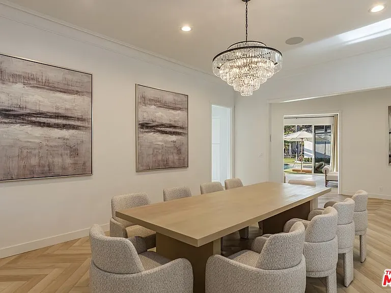 560 Chalette Dr — Photo 13