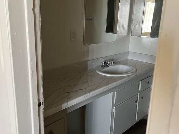 4th image of 1710 Cordova St