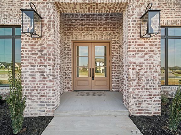4th image of 5838 N River Birch Rd