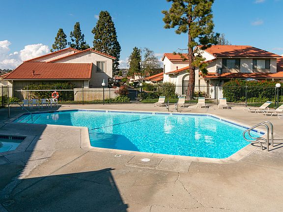 5th image of 366 Sonora Dr