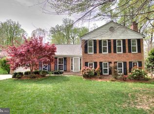 9111 Meadow Rue Ln, Annandale, VA 22003