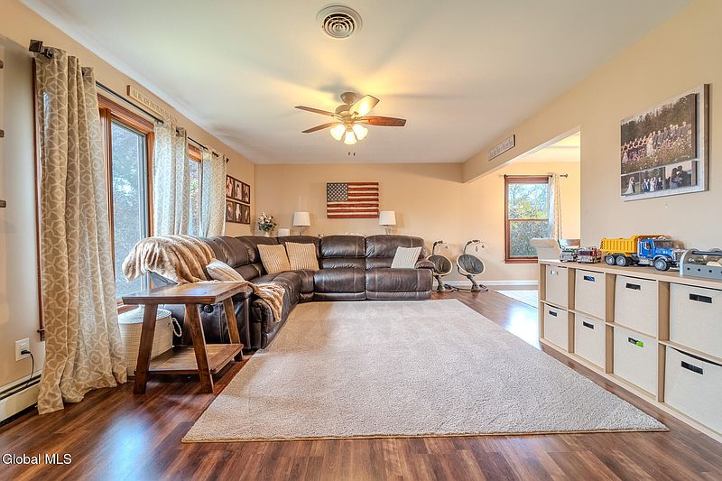 5th image of 18 Grandview Avenue