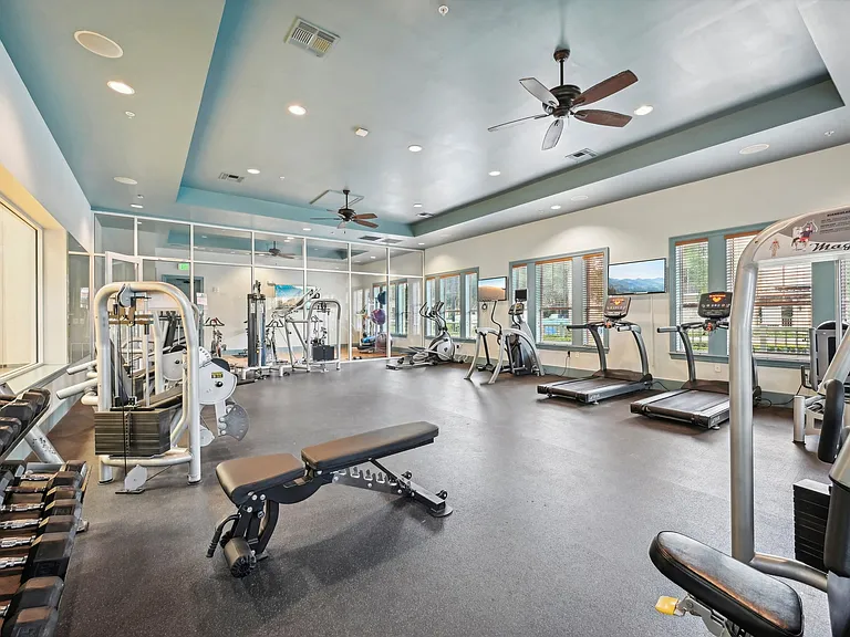 24/7 Access Fitness Studio with Free Weights
