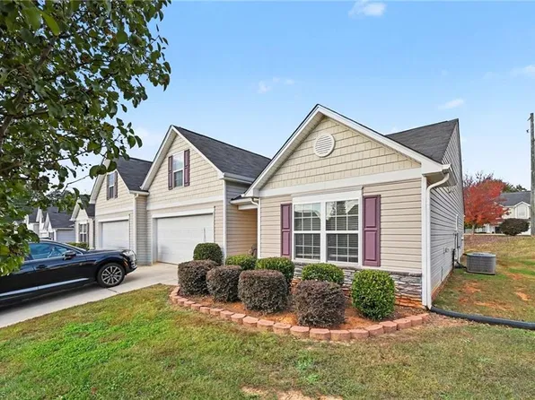 1008 Gold Cir, Mebane, NC 27302