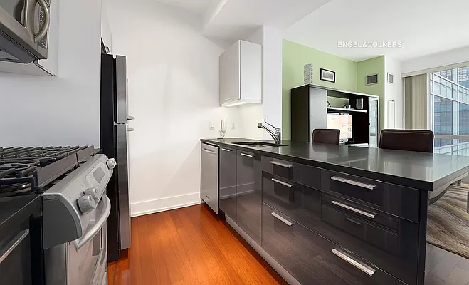 Rented by Engel & Völkers New York City | media 4