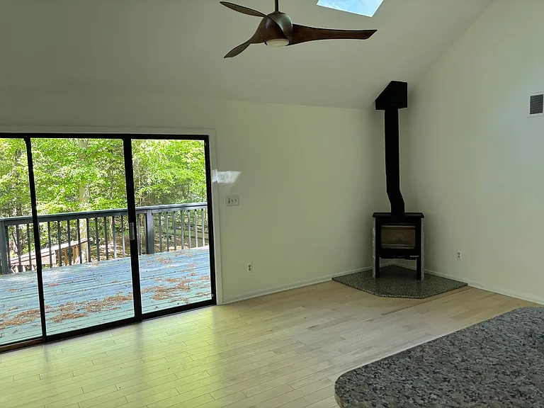 2729 Poplar Ln — Photo 4