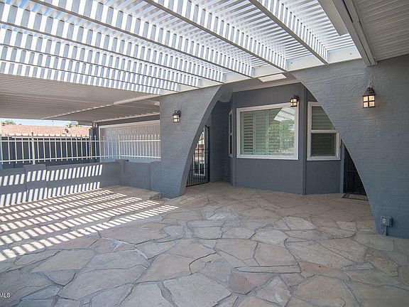 2nd image of 3735 E Sahuaro Dr