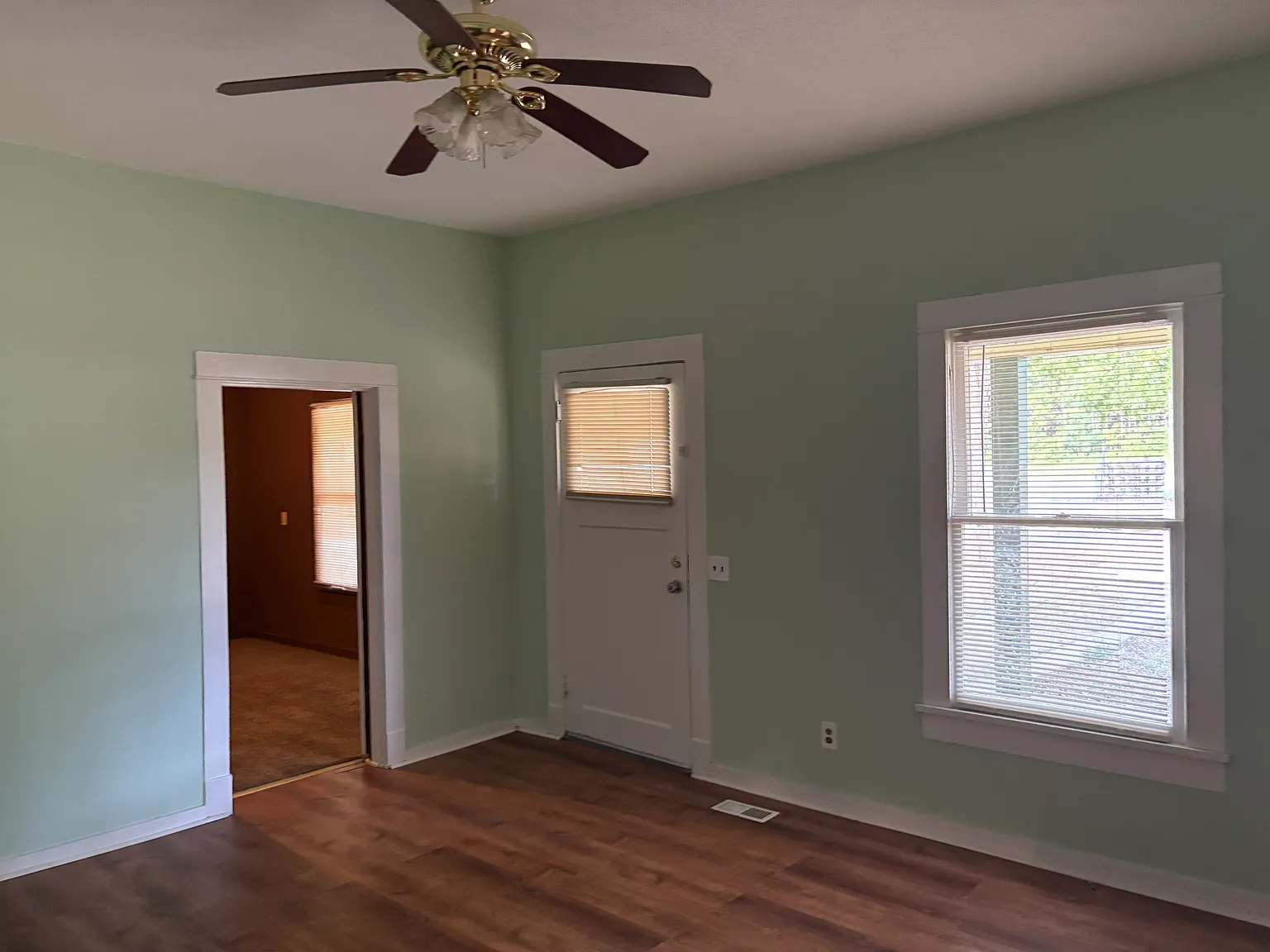 3 bed, 1950 sqft, $995 — Photo 4