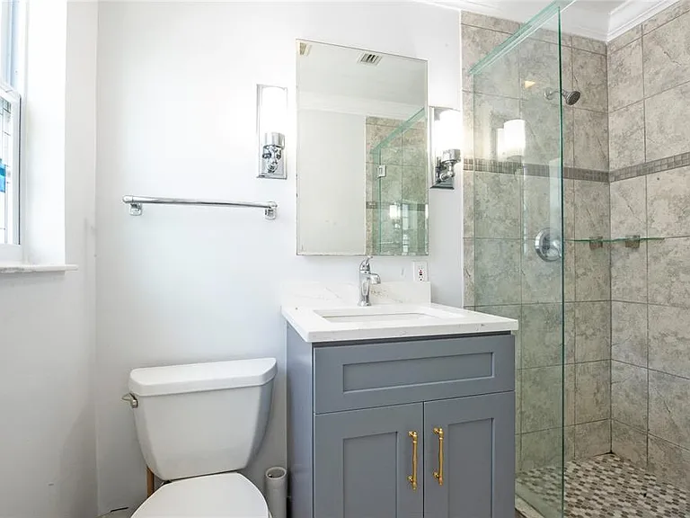 551 Crystal Dr — Photo 36