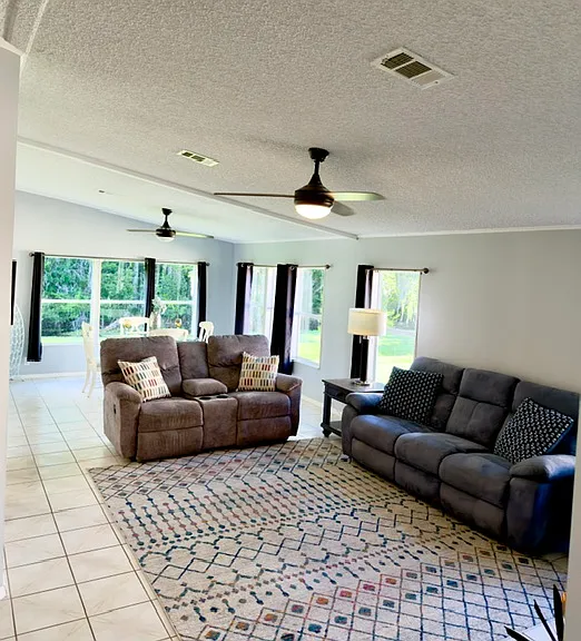 707 Robin Ln — Photo 11