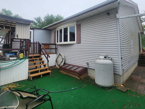 3rd image of 208 S Clark St