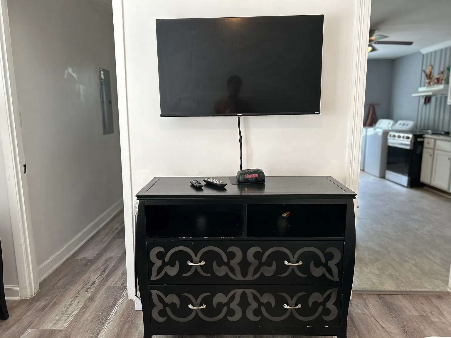 2103 Barberrie Ln — Photo 2