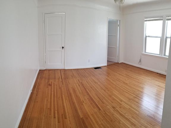 3rd image of 7510 Crenshaw Blvd