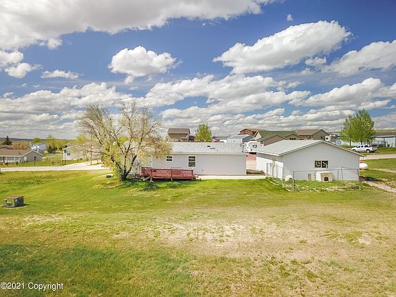 3rd image of 409 Fremont Dr