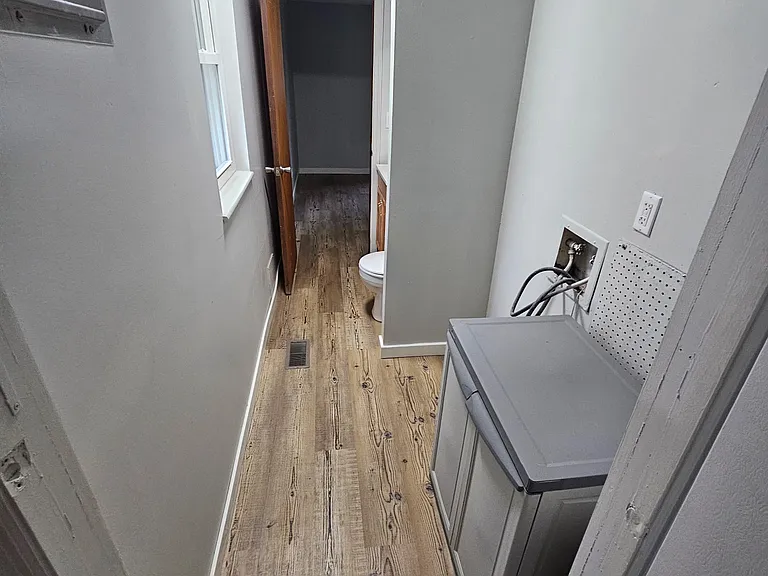 7670 Stancrest Dr — Photo 2