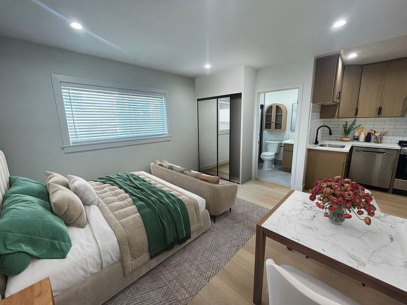 2nd image of 1549 S Westgate Ave #11