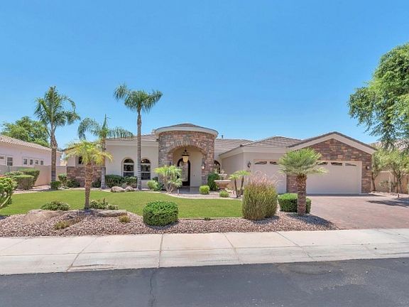 2nd image of 913 E Coconino Pl