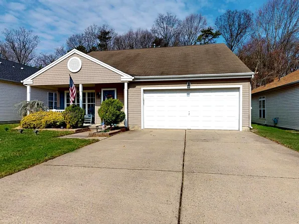 15 Carriage Stop Dr, Berlin, NJ 08009