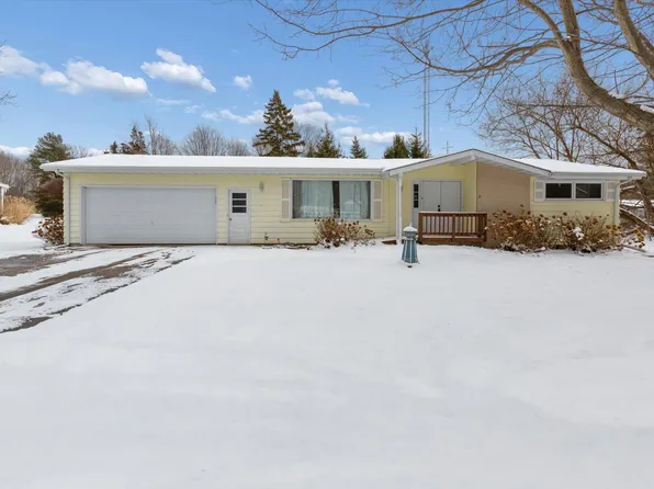 4003 Evergreen Ln, Benton Harbor, MI 49022