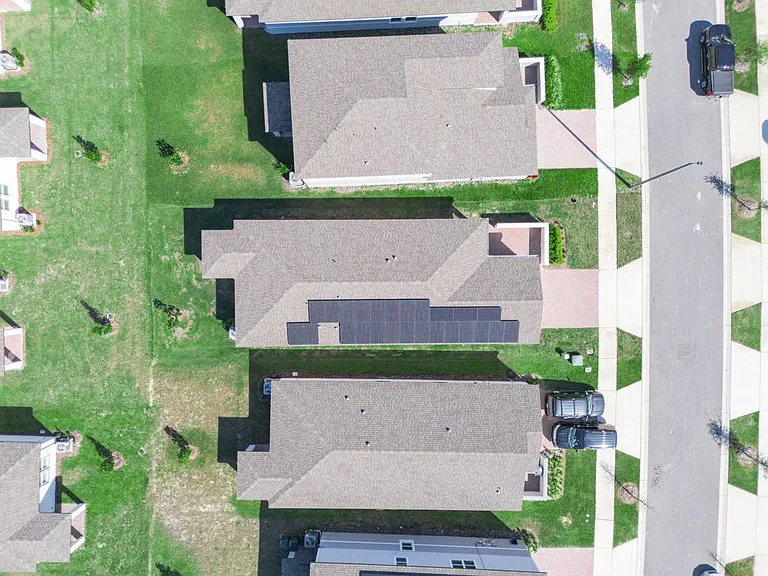 520 Kennedy Dr — Photo 34