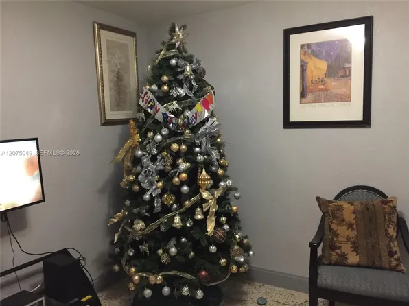 1800 NW 19th St APT 11, Miami, FL 33125