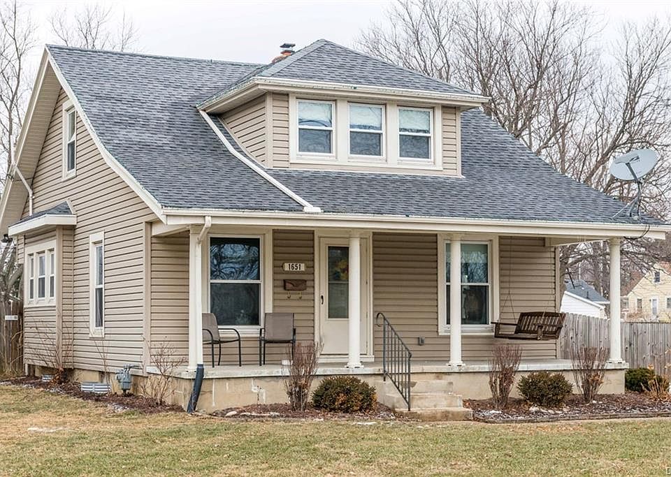 1st image of 1651 Cloverfield Ave